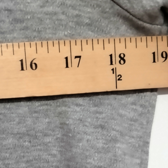 New! Crown & Ivy Gray & Plaid Top / Size Small - Picture 7 of 8